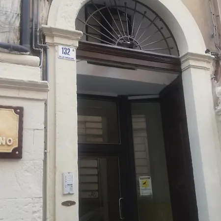 Hotel Sangiuliano 132 Centro Storico
