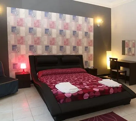 Hotell Sangiuliano 132 Centro Storico 3*