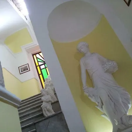 Hotell Sangiuliano 132 Centro Storico 3*