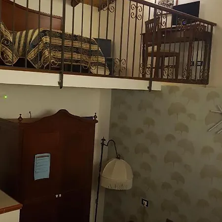 Hotel Sangiuliano 132 Centro Storico 3*